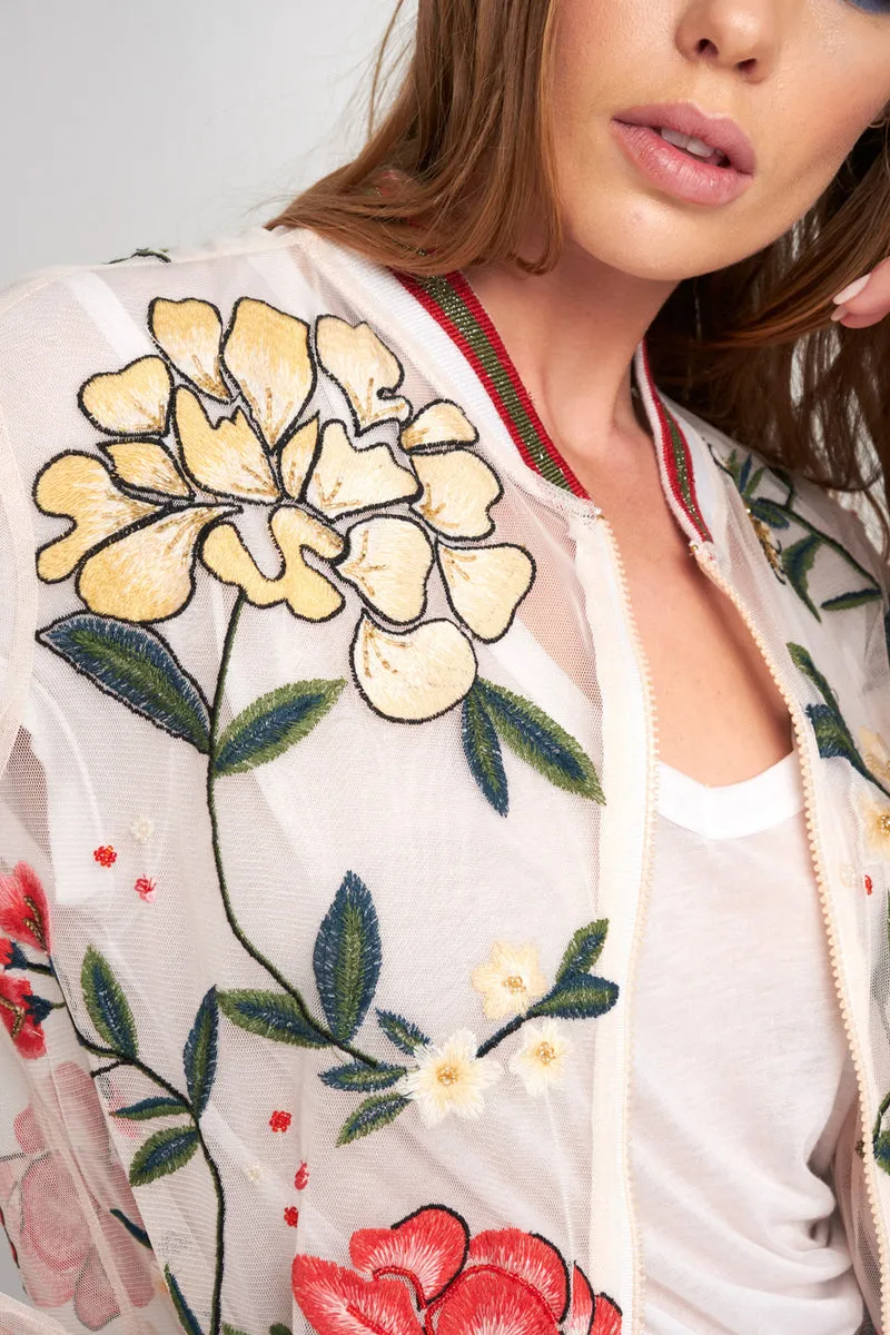 Elegant Belleza Embroidered Cream Jacket